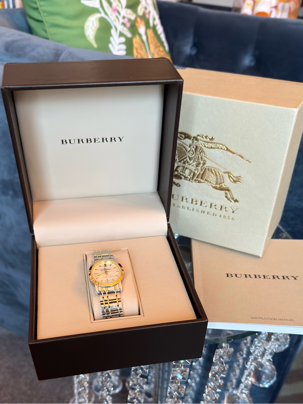 Luxurious Elegant Stunning Burberry watch